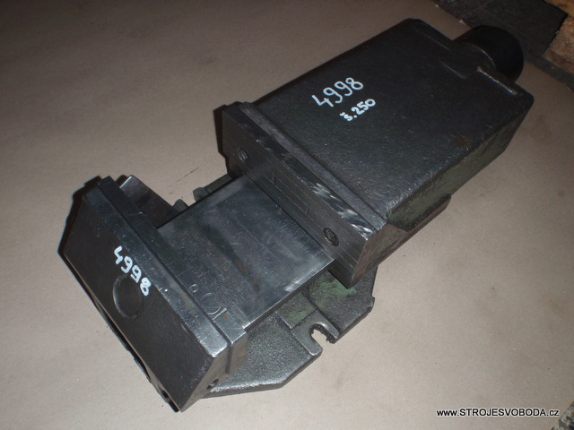Svěrák strojní 250mm (04998 (2).JPG)